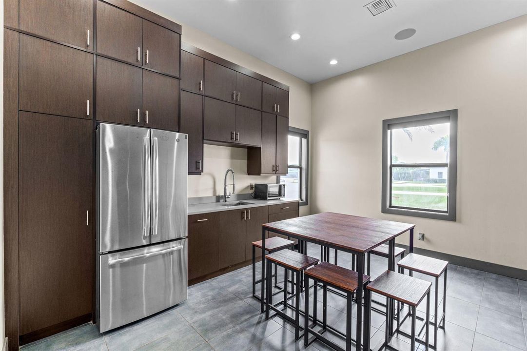 13-web-or-mls-A7408739