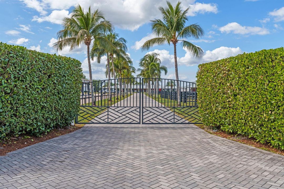81-web-or-mls-A7408997