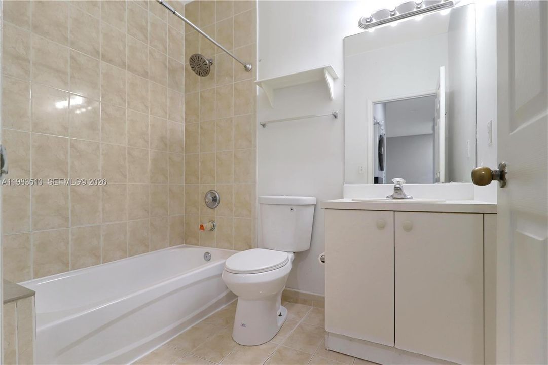 На продажу: $265,000 (3 спален, 2 ванн, 1194 Квадратных фут)