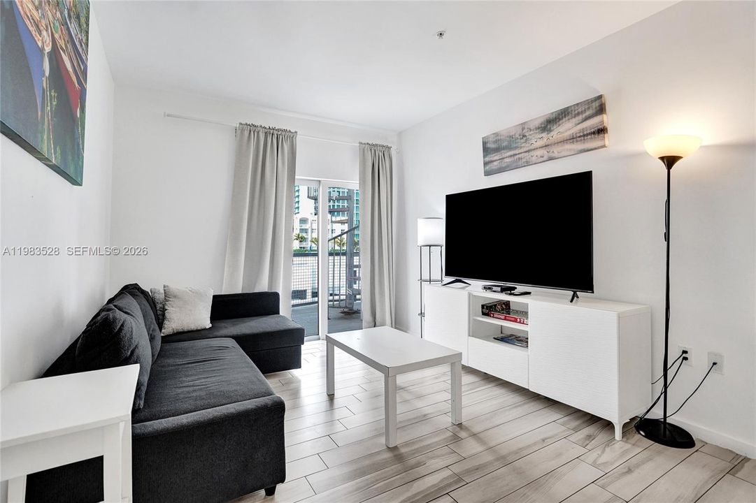 En Venta: $385,000 (1 camas, 1 baños, 641 Pies cuadrados)
