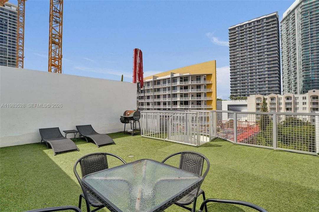 En Venta: $385,000 (1 camas, 1 baños, 641 Pies cuadrados)