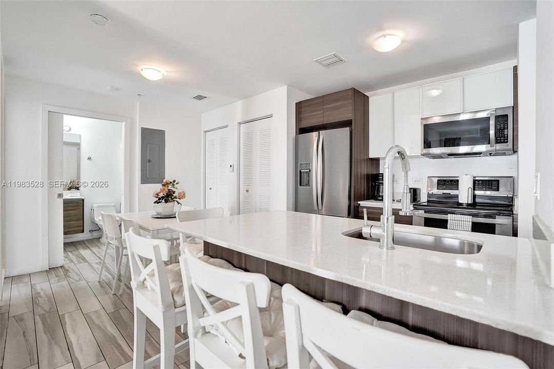 En Venta: $385,000 (1 camas, 1 baños, 641 Pies cuadrados)