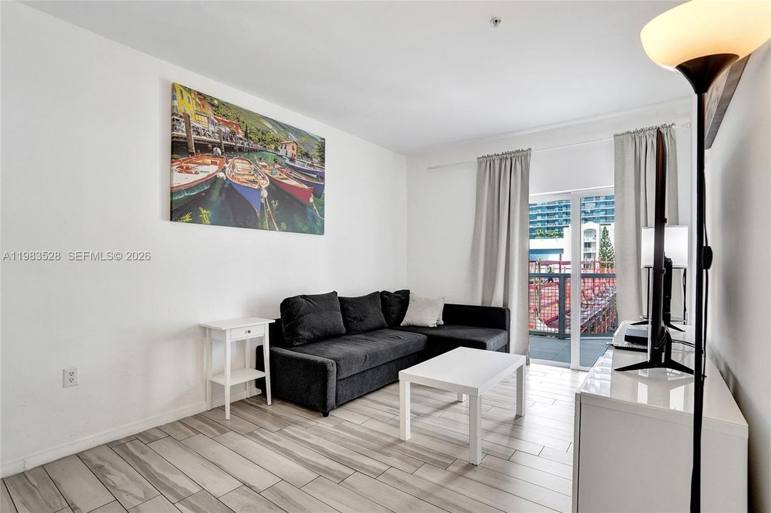 En Venta: $385,000 (1 camas, 1 baños, 641 Pies cuadrados)