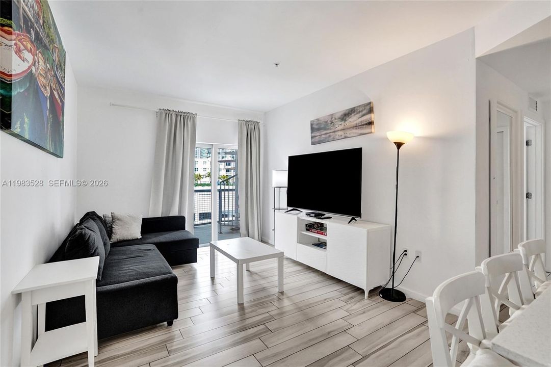 En Venta: $385,000 (1 camas, 1 baños, 641 Pies cuadrados)