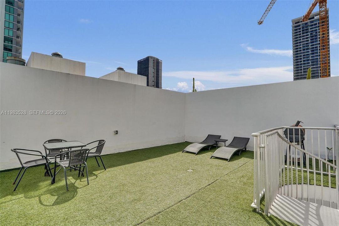 En Venta: $385,000 (1 camas, 1 baños, 641 Pies cuadrados)