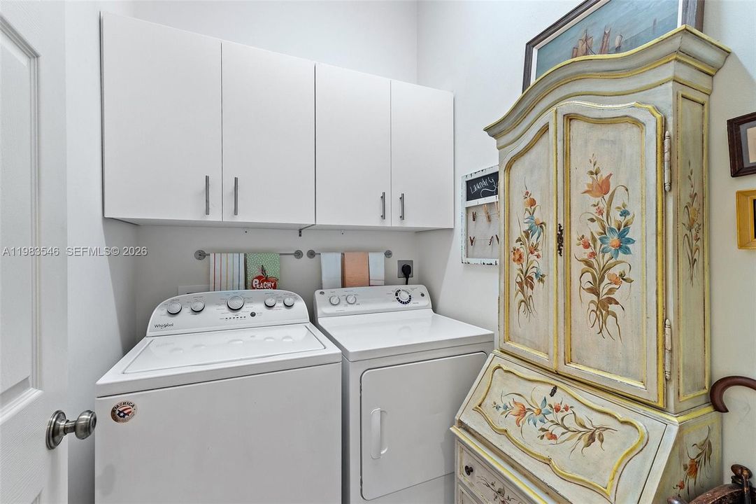 Recently Rented: $3,000 (2 beds, 2 baths, 1338 Square Feet)