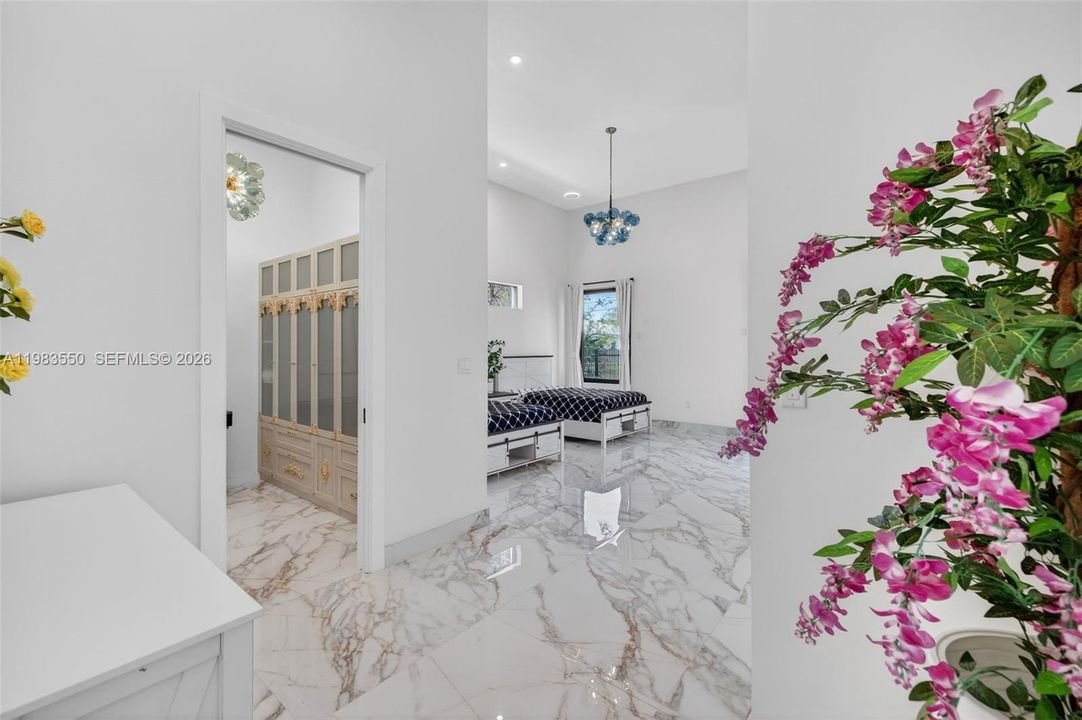 En Venta: $3,700,000 (4 camas, 4 baños, 3727 Pies cuadrados)