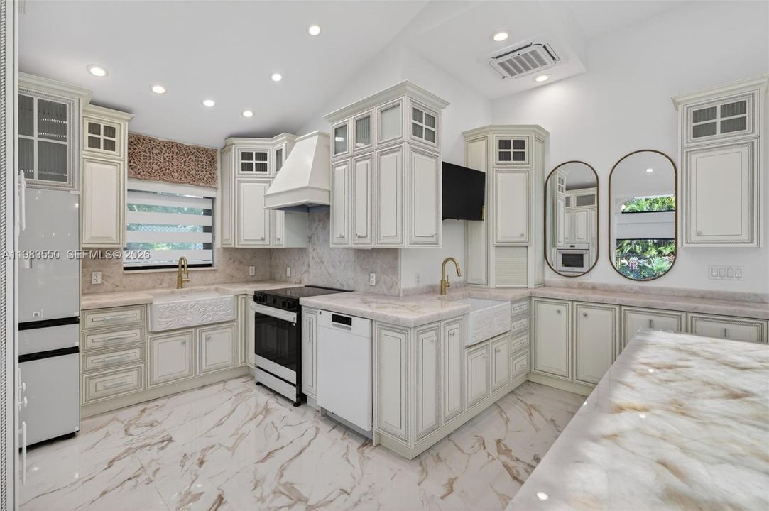 En Venta: $3,700,000 (4 camas, 4 baños, 3727 Pies cuadrados)