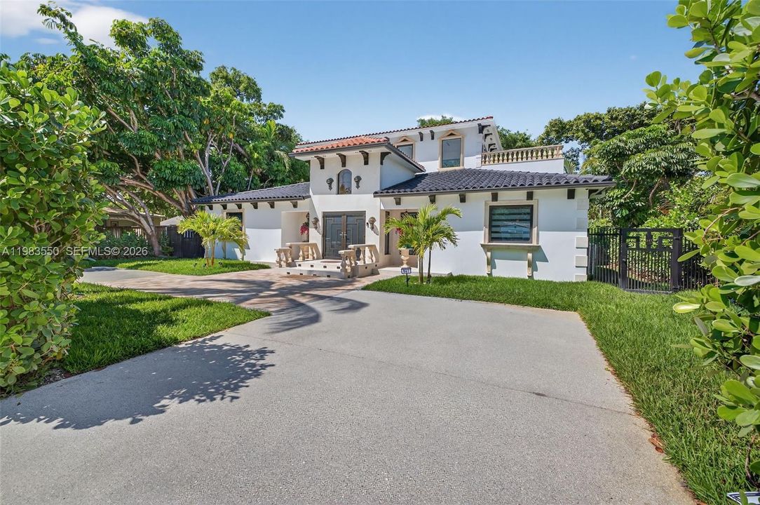 En Venta: $3,700,000 (4 camas, 4 baños, 3727 Pies cuadrados)