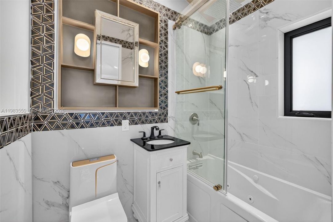 En Venta: $3,700,000 (4 camas, 4 baños, 3727 Pies cuadrados)