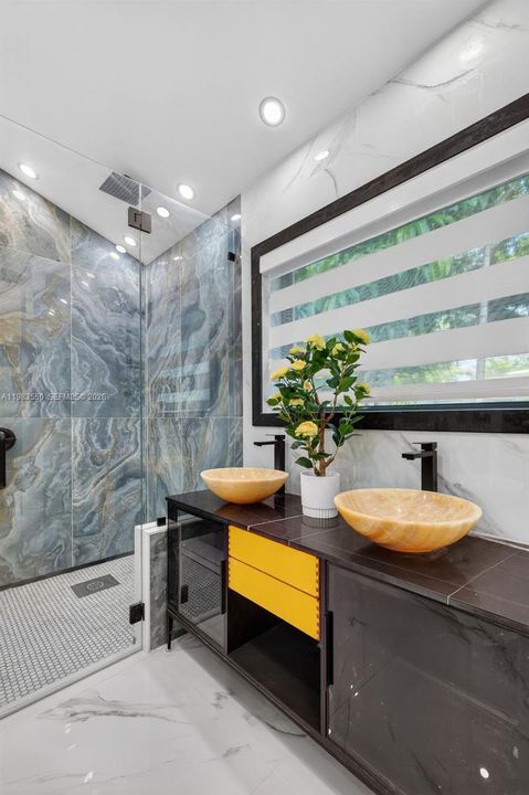 En Venta: $3,700,000 (4 camas, 4 baños, 3727 Pies cuadrados)