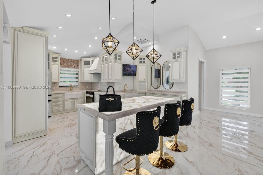 En Venta: $3,700,000 (4 camas, 4 baños, 3727 Pies cuadrados)