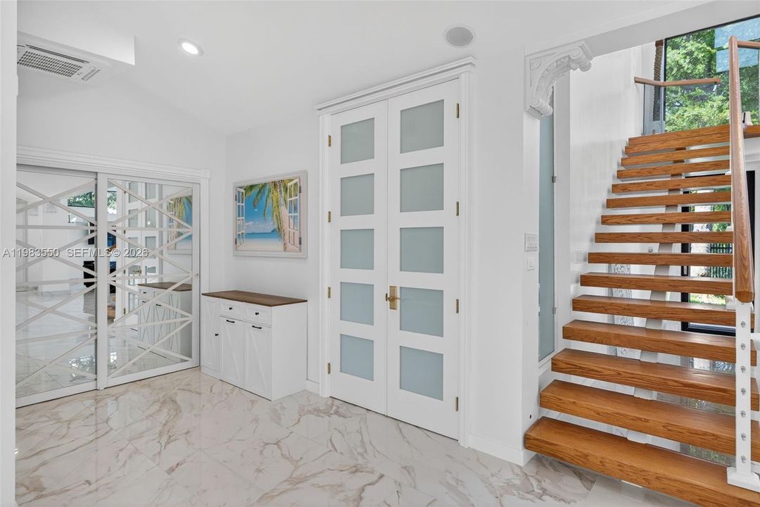 En Venta: $3,700,000 (4 camas, 4 baños, 3727 Pies cuadrados)