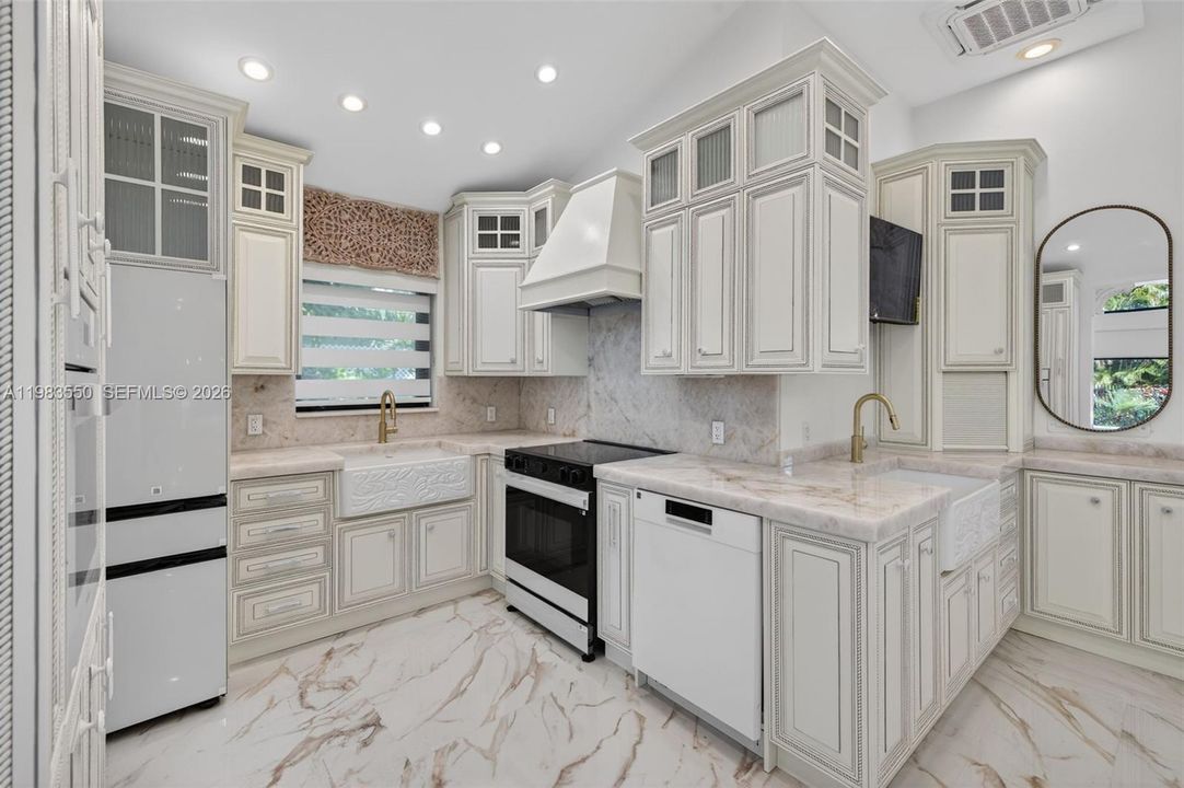 En Venta: $3,700,000 (4 camas, 4 baños, 3727 Pies cuadrados)