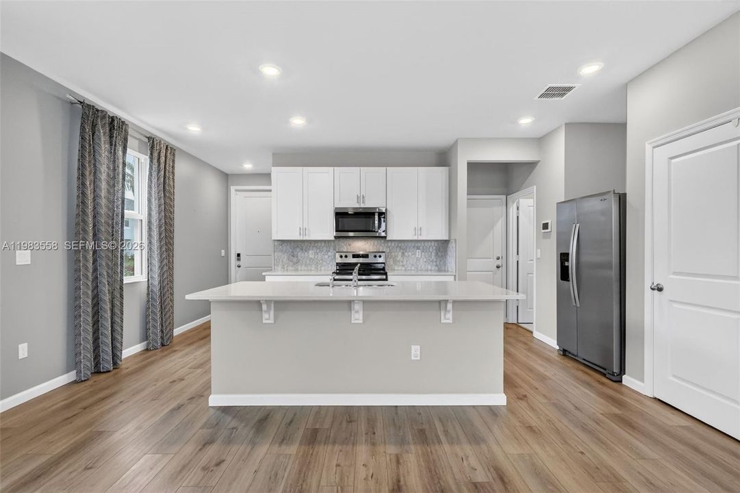 En Venta: $445,000 (3 camas, 2 baños, 1804 Pies cuadrados)