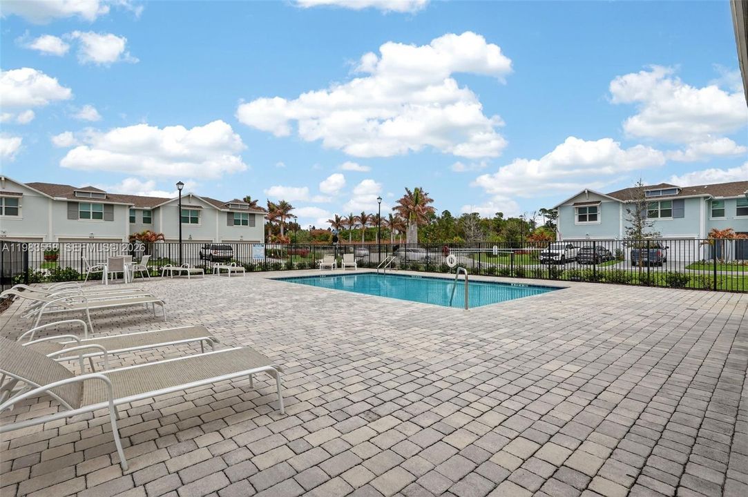 En Venta: $445,000 (3 camas, 2 baños, 1804 Pies cuadrados)