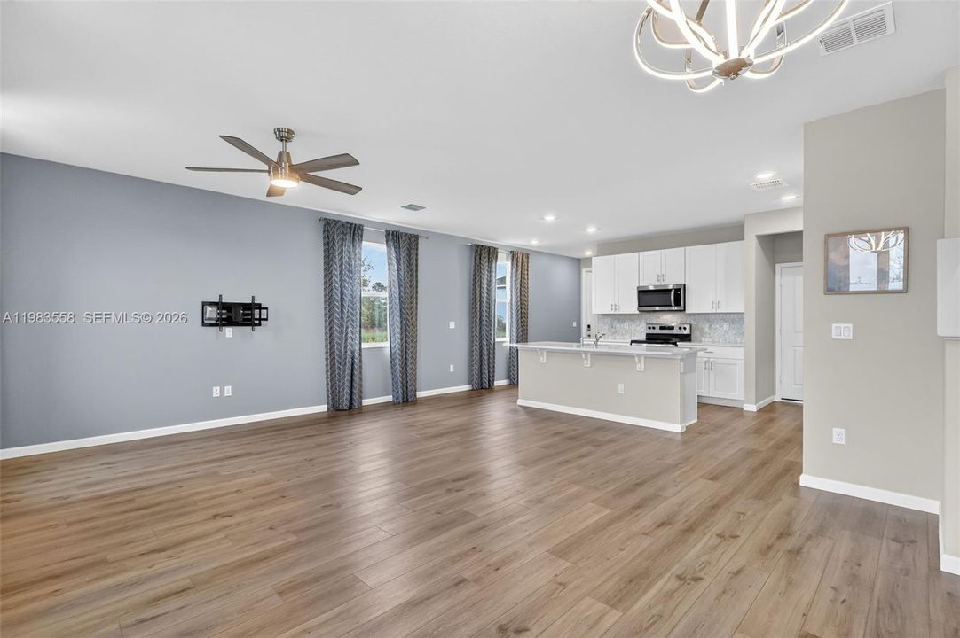 En Venta: $445,000 (3 camas, 2 baños, 1804 Pies cuadrados)