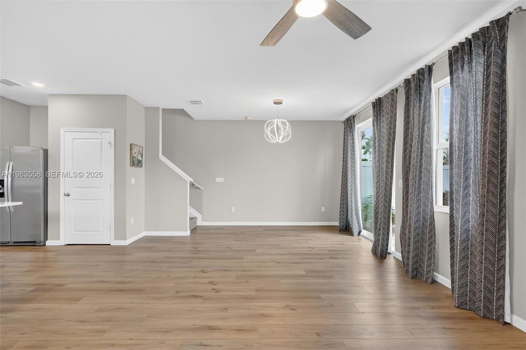 En Venta: $445,000 (3 camas, 2 baños, 1804 Pies cuadrados)