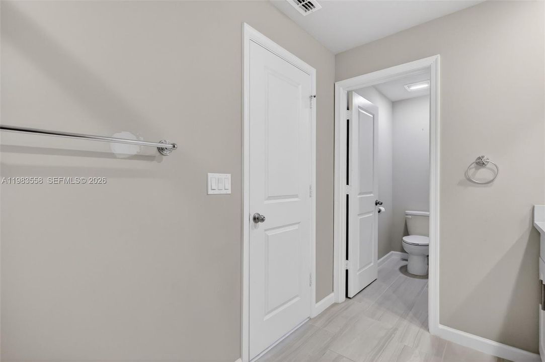 En Venta: $445,000 (3 camas, 2 baños, 1804 Pies cuadrados)