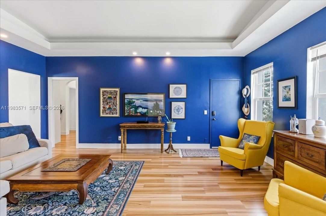 For Sale: $699,000 (2 beds, 2 baths, 1320 Square Feet)