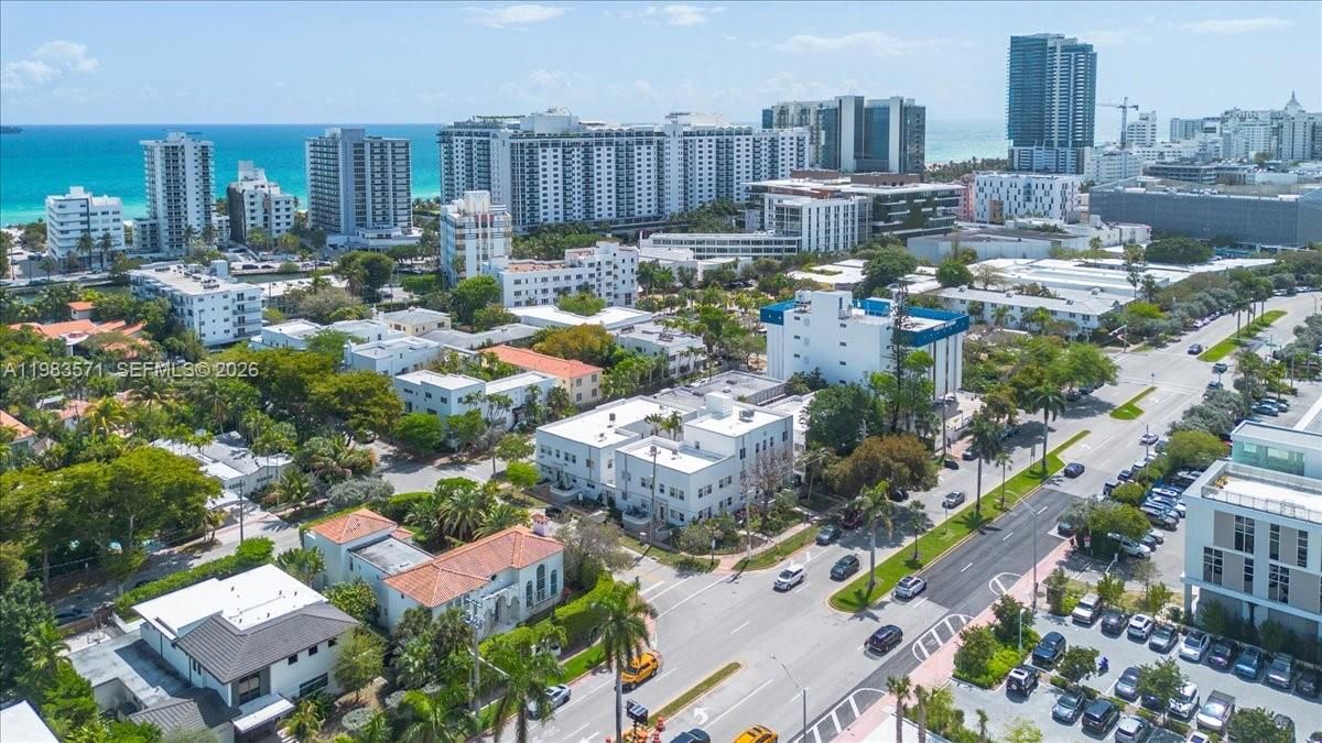 For Sale: $699,000 (2 beds, 2 baths, 1320 Square Feet)