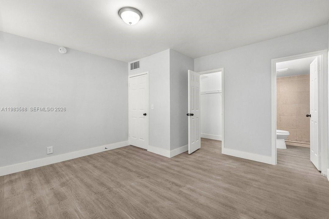 Recently Rented: $2,300 (3 beds, 2 baths, 1200 Square Feet)