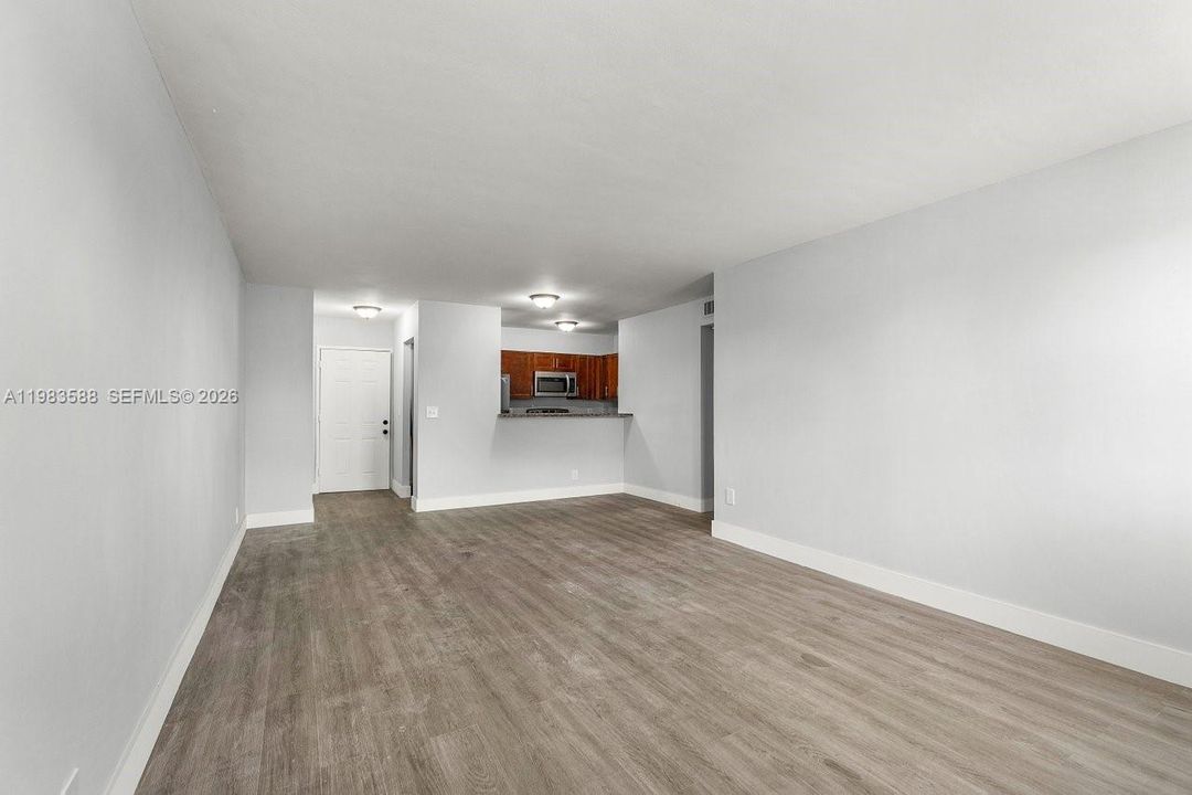 Recently Rented: $2,300 (3 beds, 2 baths, 1200 Square Feet)