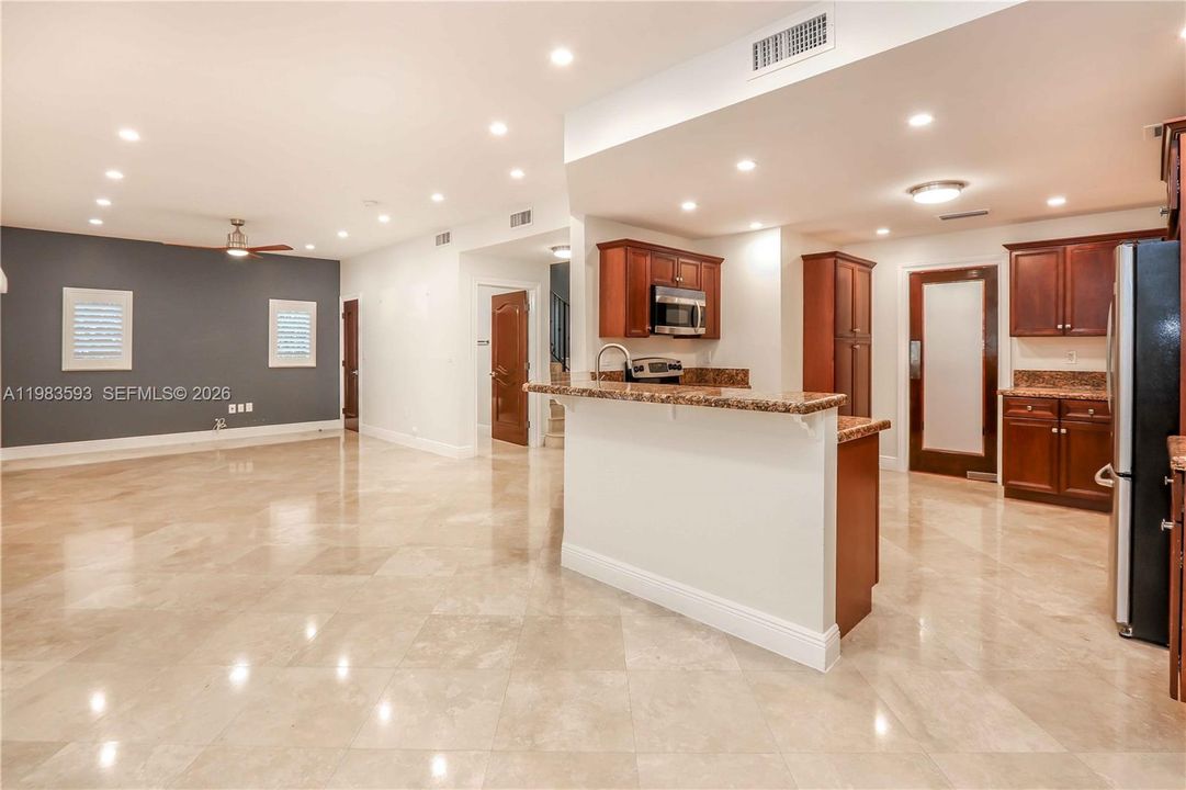 Active With Contract: $7,500 (4 beds, 3 baths, 3001 Square Feet)