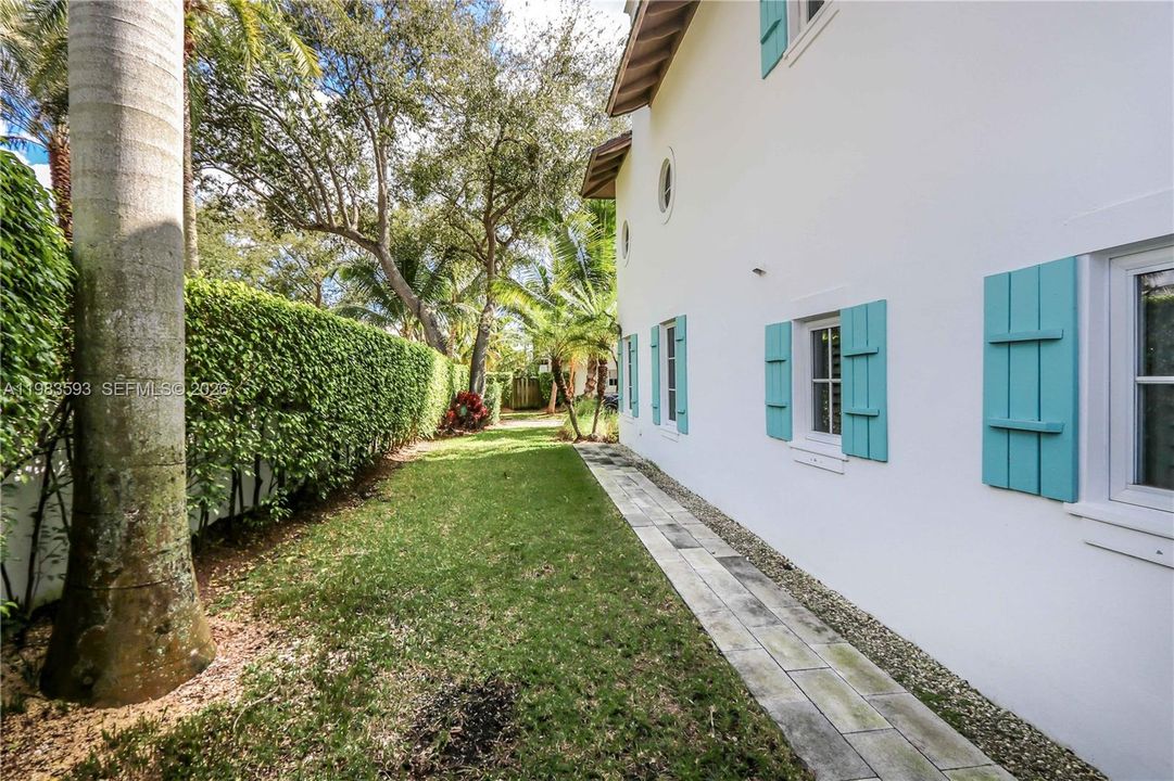 Active With Contract: $7,500 (4 beds, 3 baths, 3001 Square Feet)