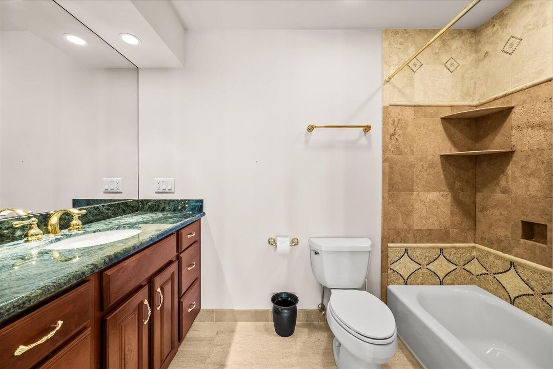 Ensuite to 5th Bedroom