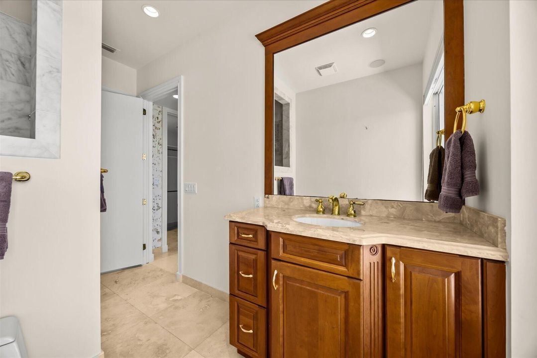 Guest Suite Bathroom