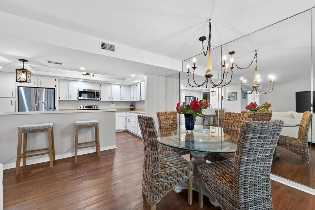 din room:kitchen