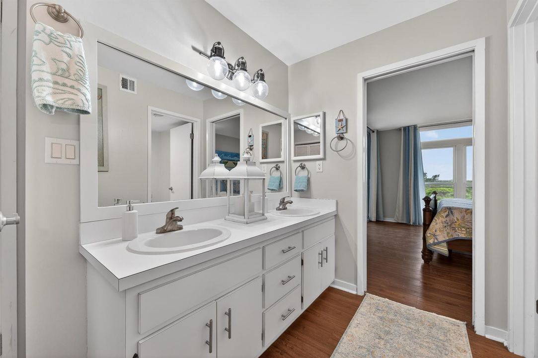dressing area:sink
