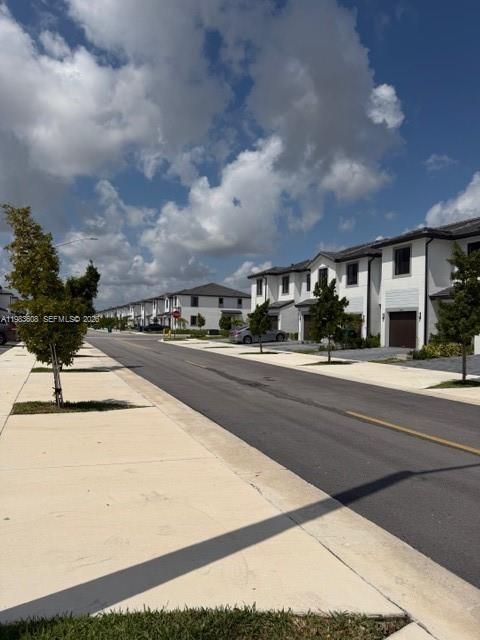 Active With Contract: $2,750 (4 beds, 2 baths, 0 Square Feet)