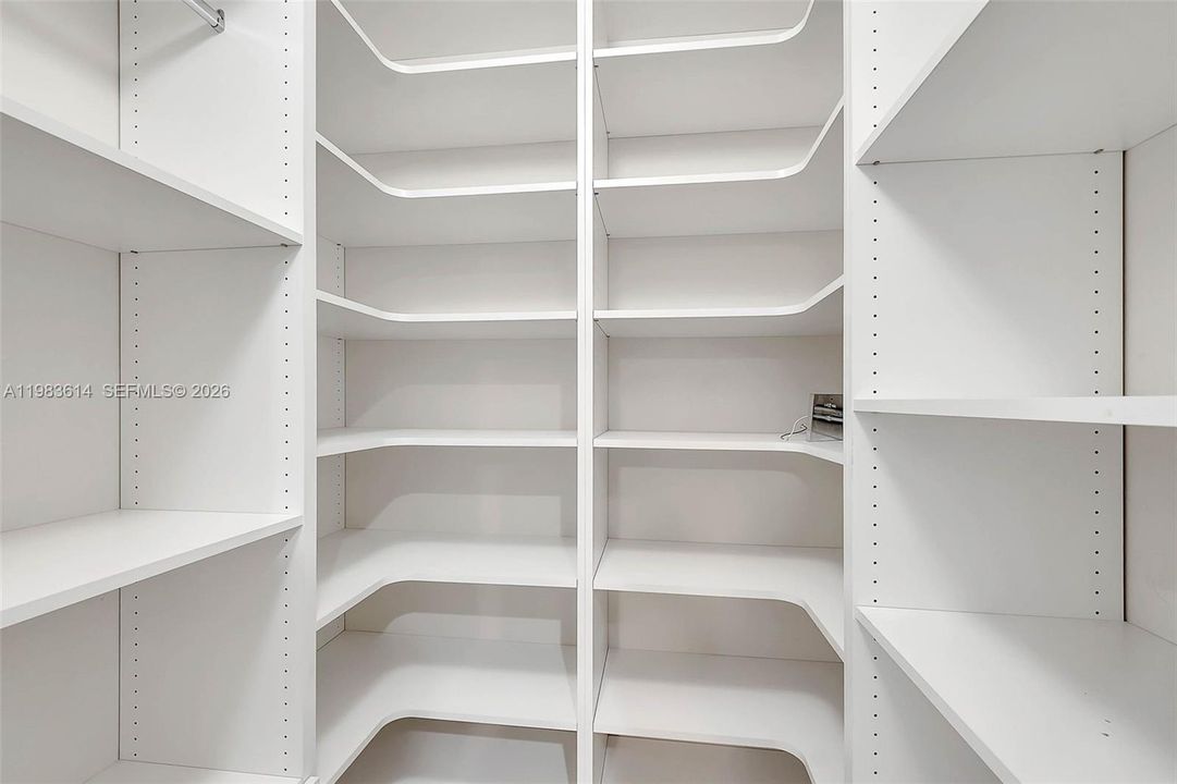 Недавно арендовано: $11,950 (6 спален, 5 ванн, 3894 Квадратных фут)