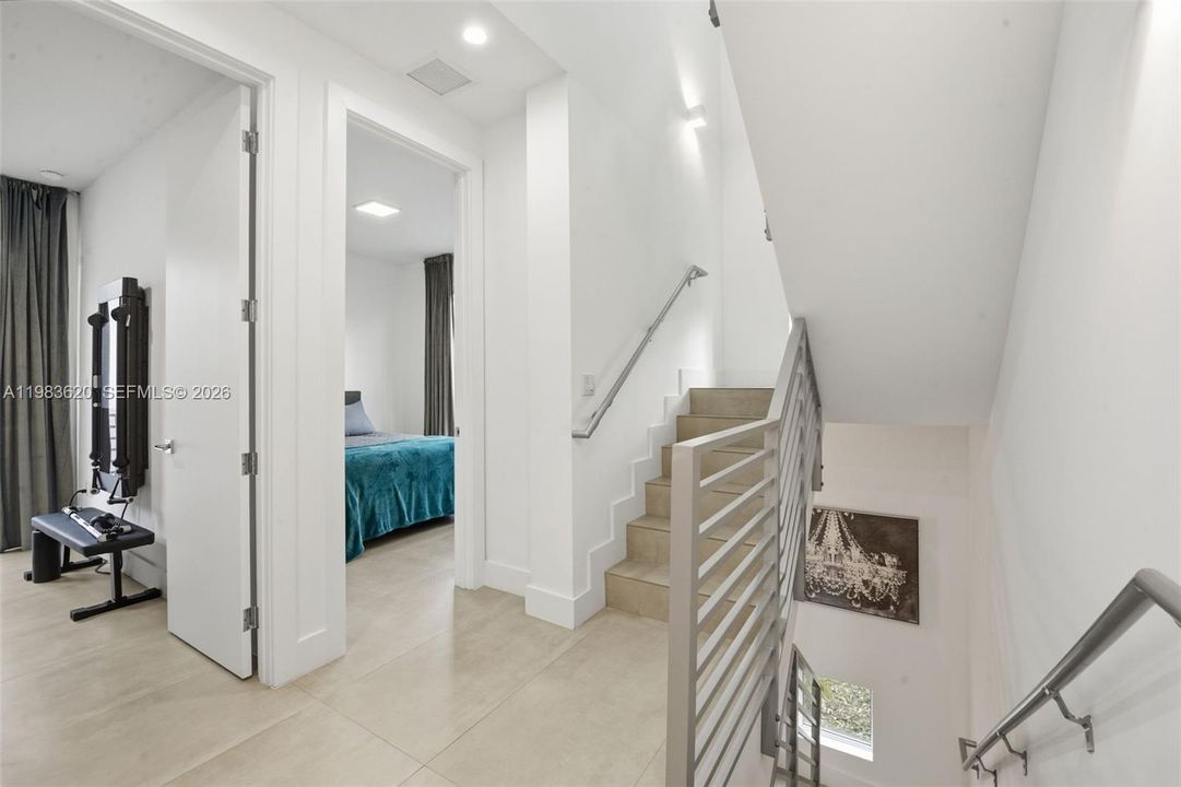 En Venta: $1,249,000 (3 camas, 2 baños, 1260 Pies cuadrados)