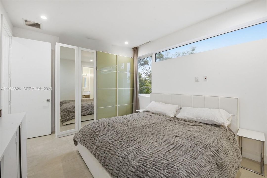 En Venta: $1,249,000 (3 camas, 2 baños, 1260 Pies cuadrados)