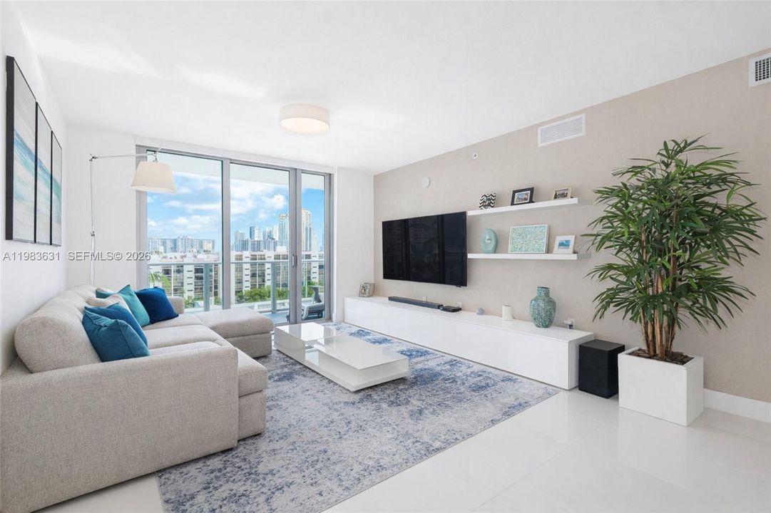 For Sale: $975,000 (2 beds, 3 baths, 1541 Square Feet)
