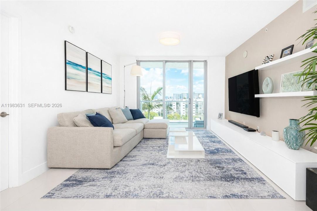 For Sale: $975,000 (2 beds, 3 baths, 1541 Square Feet)