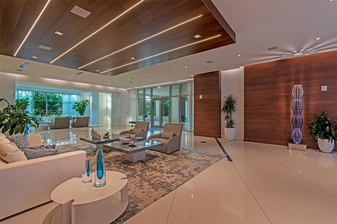 For Sale: $975,000 (2 beds, 3 baths, 1541 Square Feet)