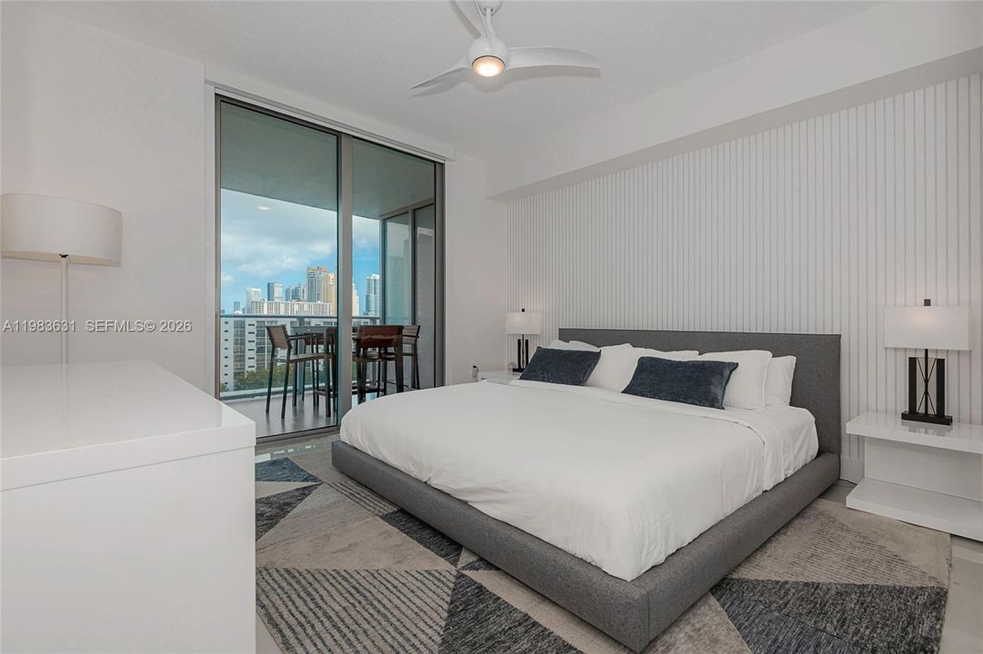 For Sale: $975,000 (2 beds, 3 baths, 1541 Square Feet)