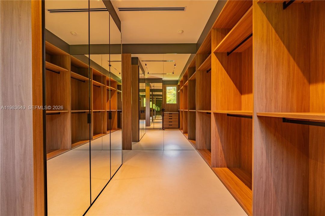En Venta: $8,995,000 (5 camas, 7 baños, 7095 Pies cuadrados)