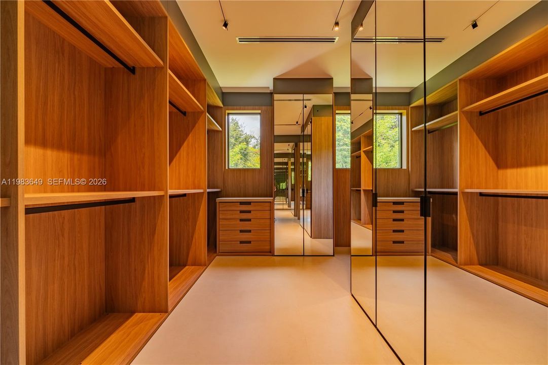En Venta: $8,995,000 (5 camas, 7 baños, 7095 Pies cuadrados)