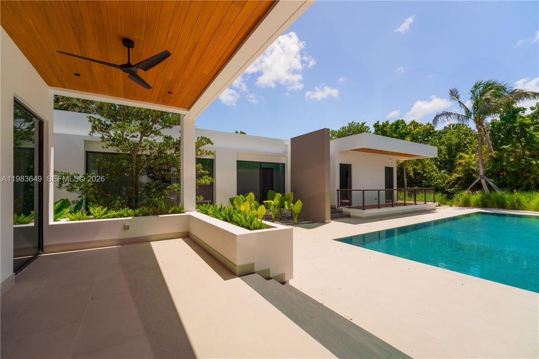 En Venta: $8,995,000 (5 camas, 7 baños, 7095 Pies cuadrados)