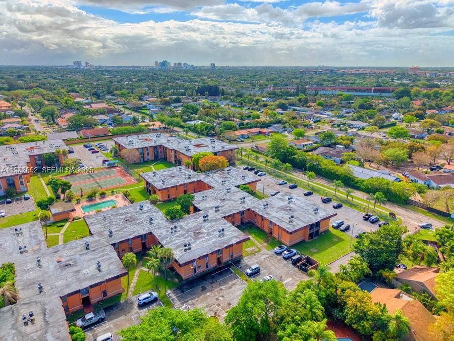 На продажу: $225,000 (2 спален, 1 ванн, 878 Квадратных фут)