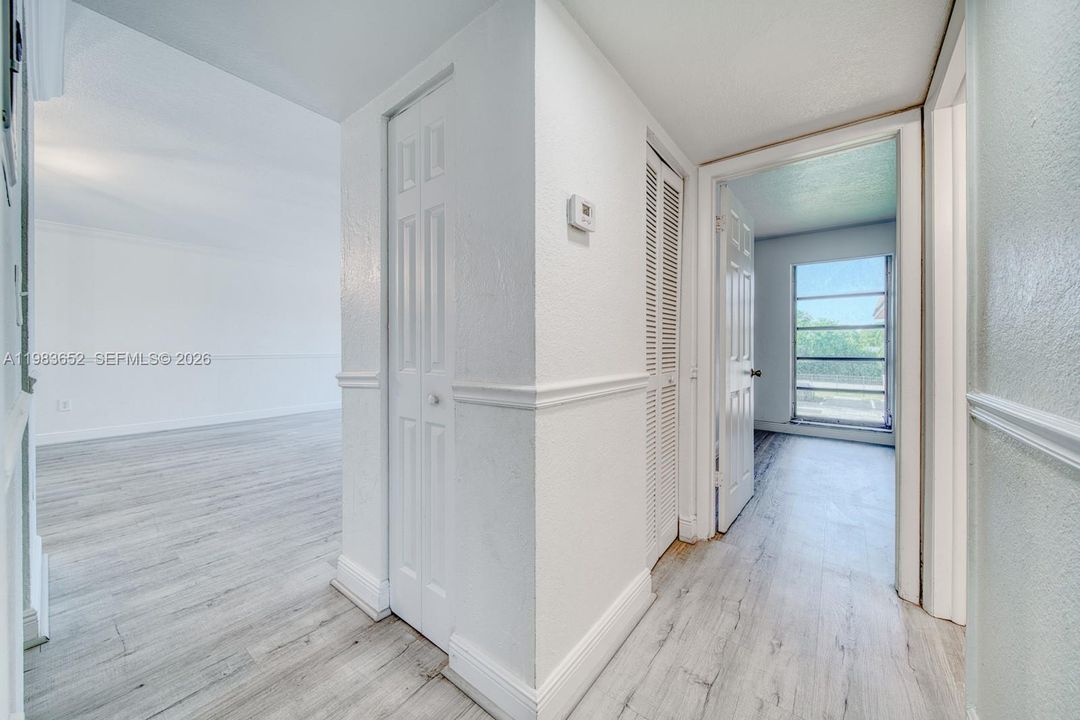 На продажу: $225,000 (2 спален, 1 ванн, 878 Квадратных фут)