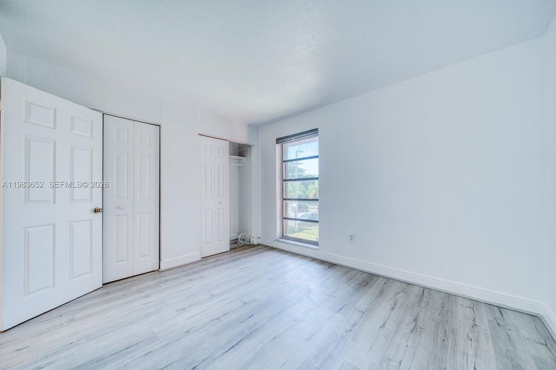 На продажу: $225,000 (2 спален, 1 ванн, 878 Квадратных фут)
