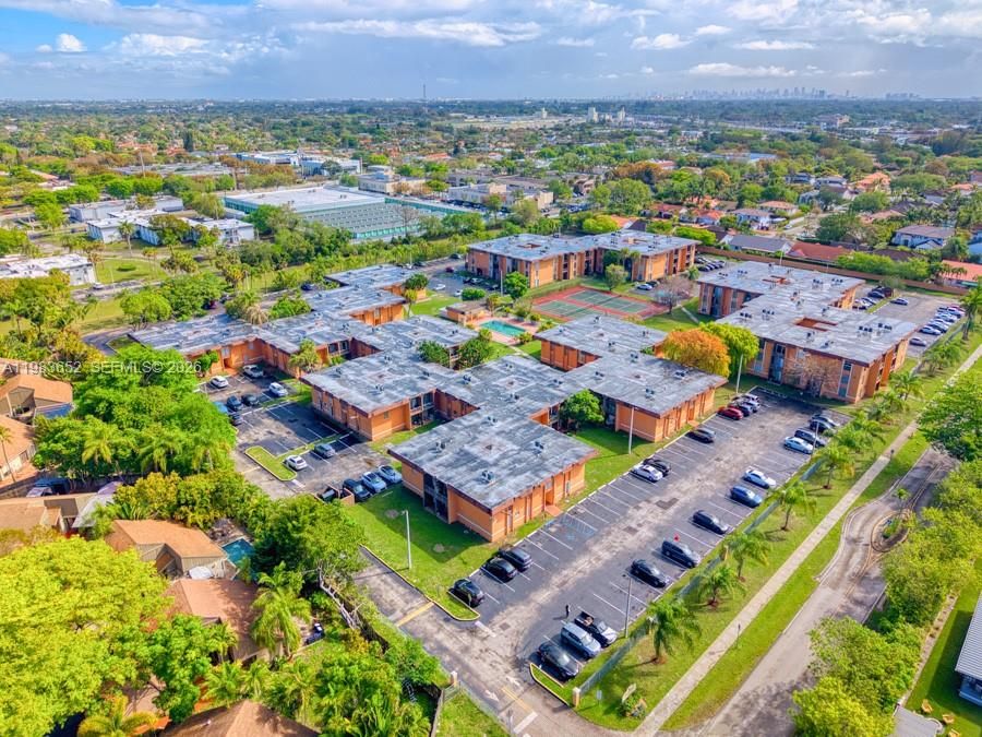 На продажу: $225,000 (2 спален, 1 ванн, 878 Квадратных фут)
