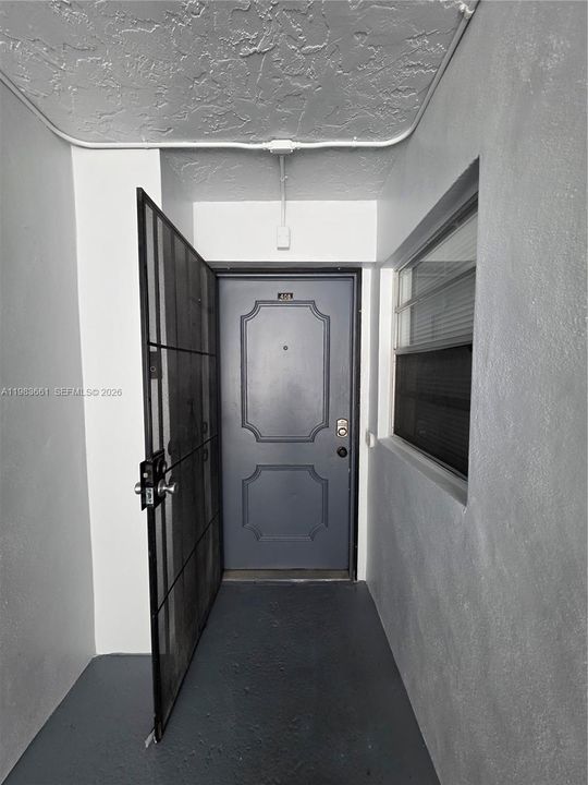 Active With Contract: $1,850 (2 beds, 2 baths, 1001 Square Feet)