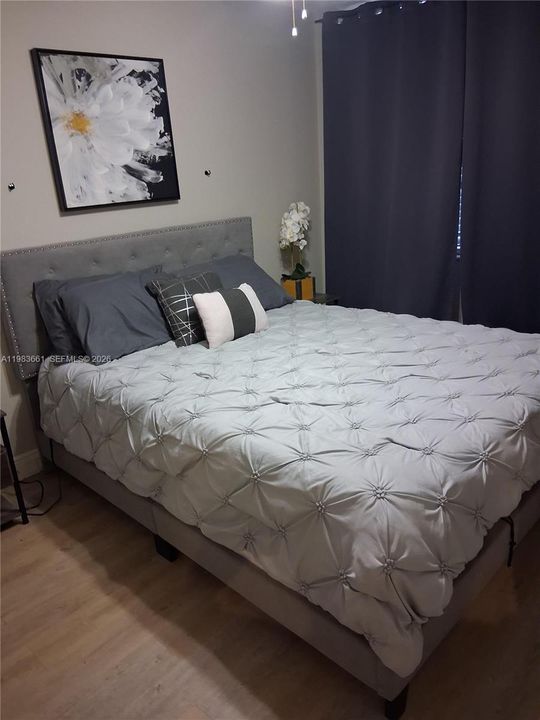 Active With Contract: $1,850 (2 beds, 2 baths, 1001 Square Feet)
